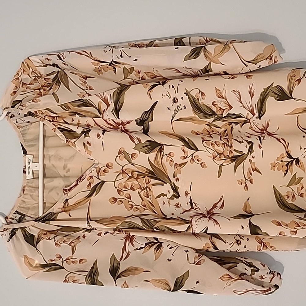 Olivia Grey Blouse floral pink (stitch fix)